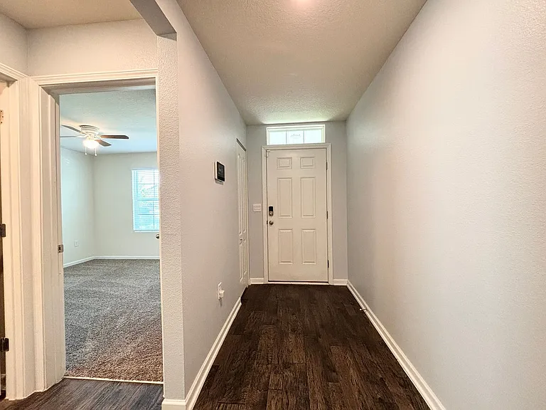2270 Willow Springs Dr — Photo 4