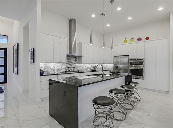 3rd image of 1567 Jamaica Ct