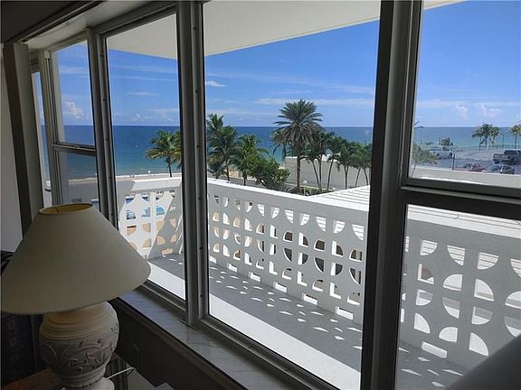 4th image of 4010 Galt Ocean Dr APT 307