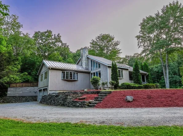 15 Vinton Rd, Sturbridge, MA 01566