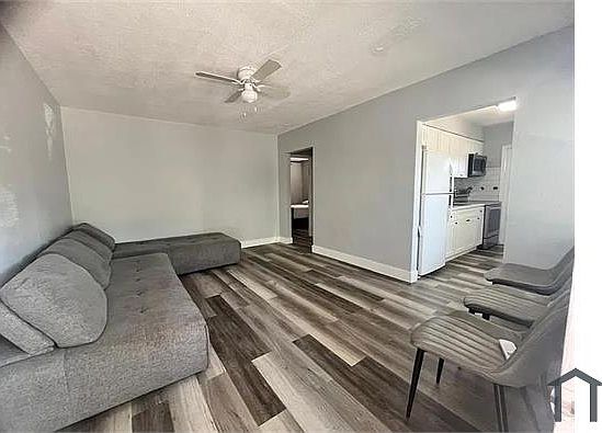 3rd image of 1501 N Andrews Ave Unit 1