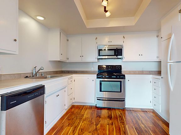 2nd image of 1100 Monterey Blvd APT 8