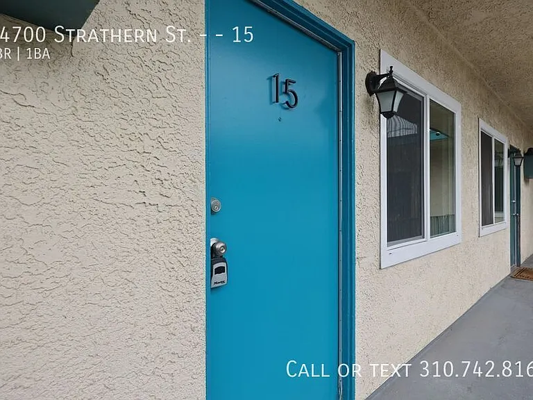 14700 Strathern St #15 — Photo 10