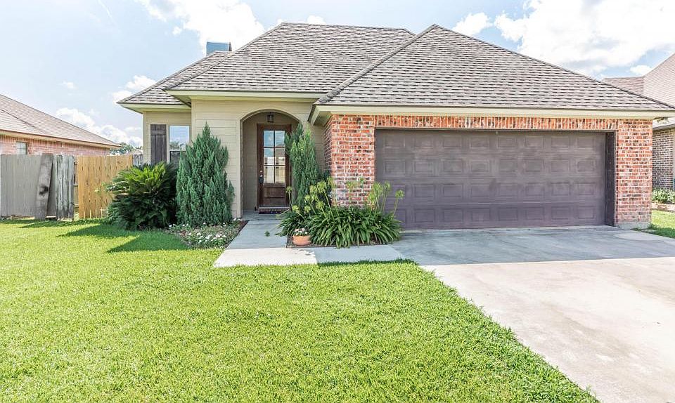 1st image of 103 Clint Ln
