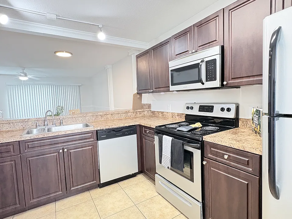 210 S Habana Ave #210I