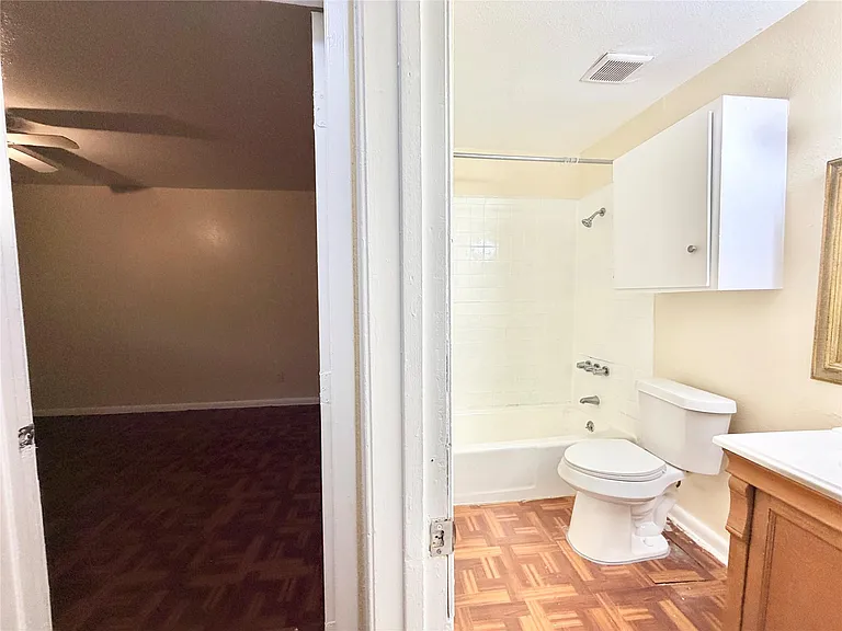 6257 Manor Rd #B — Photo 24