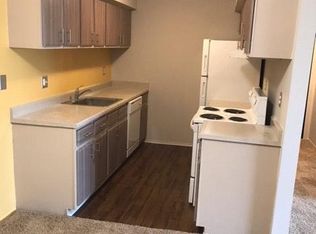 34756 W 8 Mile Rd APT 21, Farmington, MI 48335