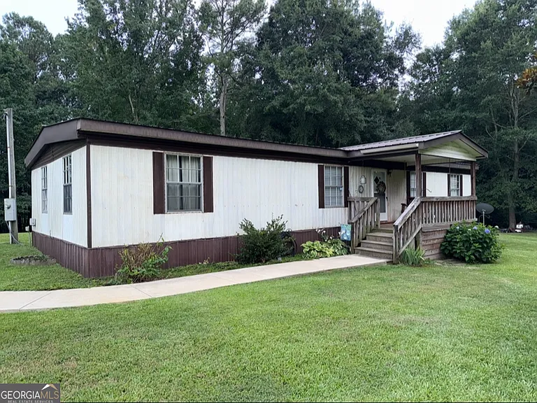 1057 McGee Rd — Photo 1