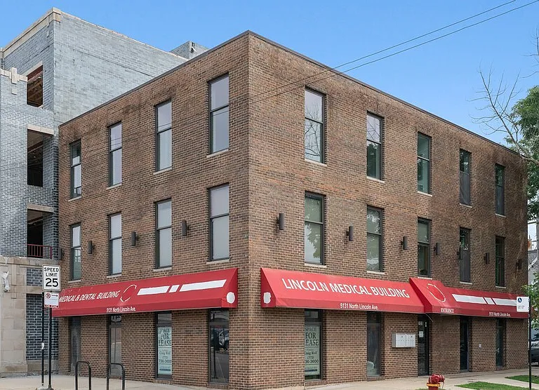 5131 N Lincoln Ave #301 — Photo 1