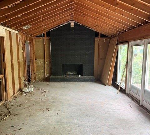 3rd image of 1608 Colony Creek Dr