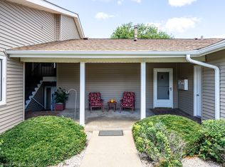 603 Devonshire Ct APT A, McHenry, IL 60050