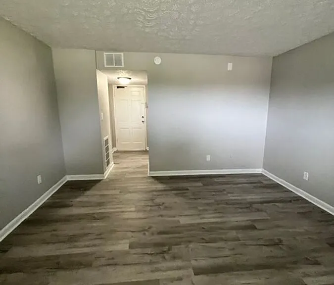 2082 Fairmont Ct #13 — Photo 4