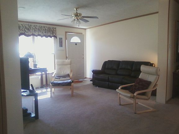5th image of 21 Blackbird Ct