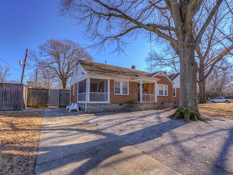 272 Aurora Cir — Photo 12