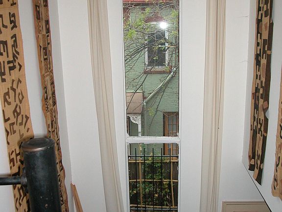 2-storey vertical window