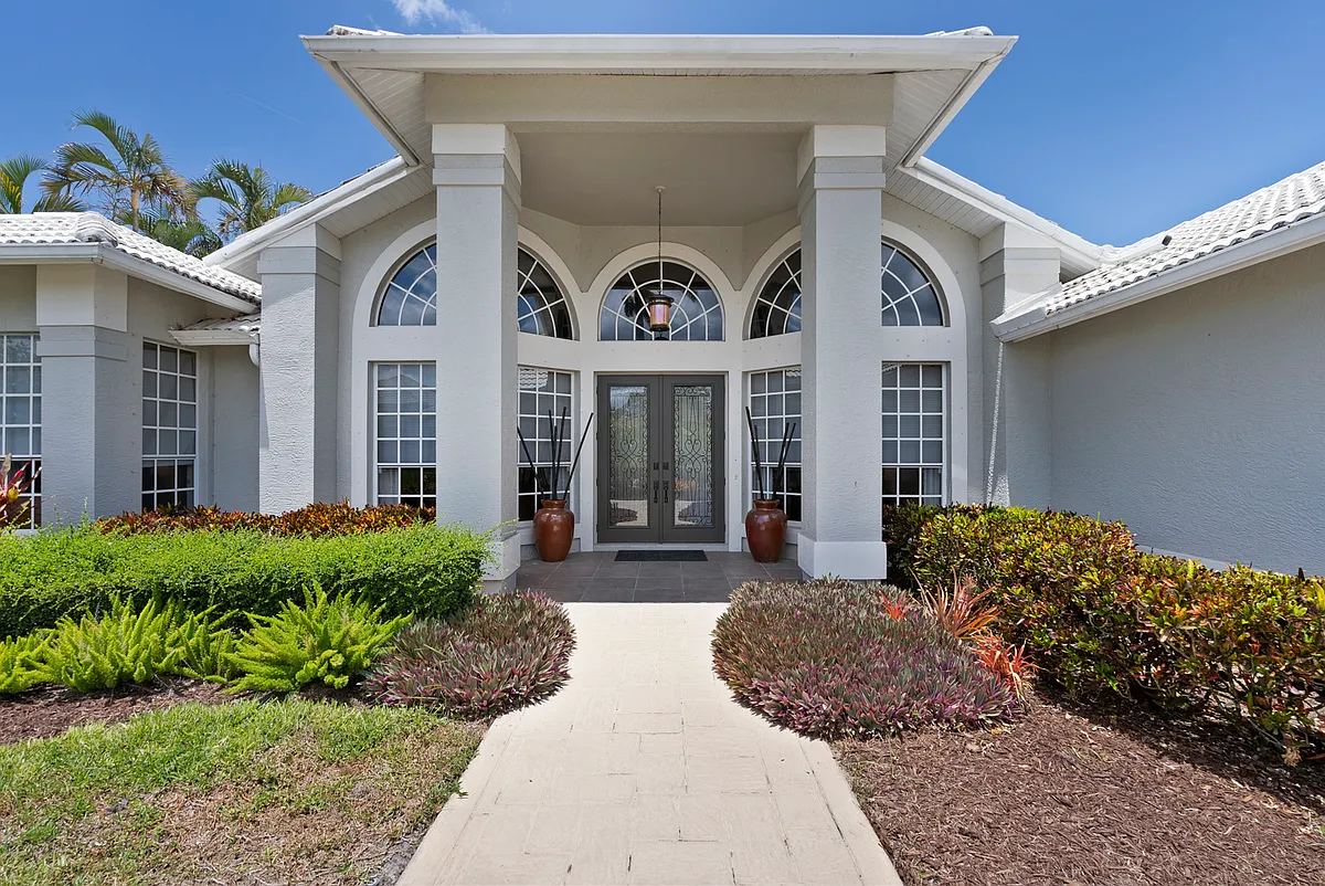 Building Photo - 8949 Lely Island Cir