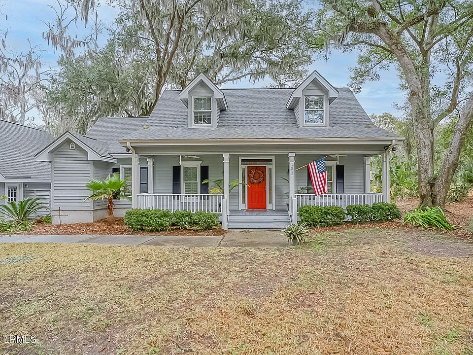 402 Island Cir E, Saint Helena Island, Sc 29920 