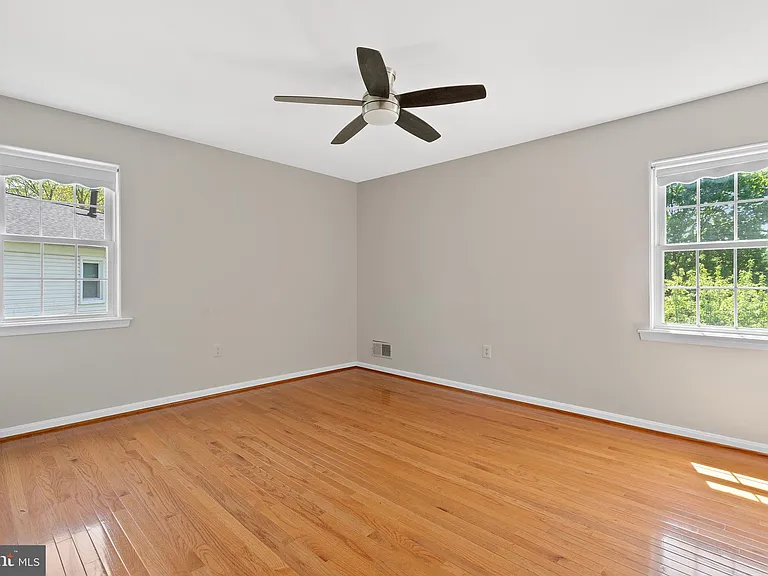 13604 Wisteria Dr — Photo 24