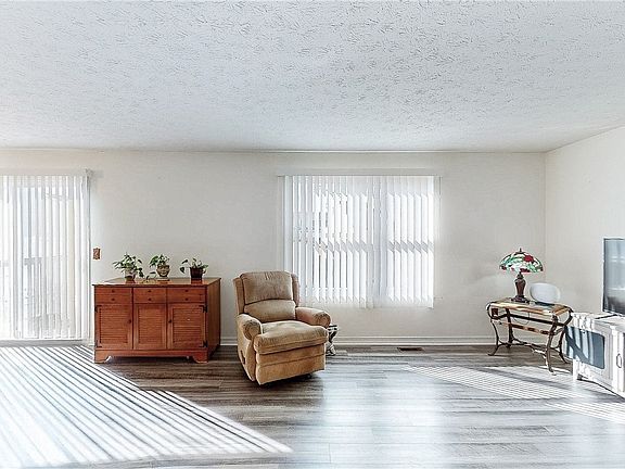 4th image of 2137 Stonehenge Cir