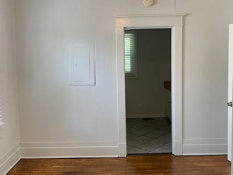 2118 Sadler Ave — Photo 6
