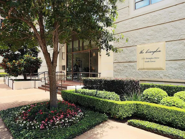 2211 Briarglen Dr APT 310, Houston, TX 77027