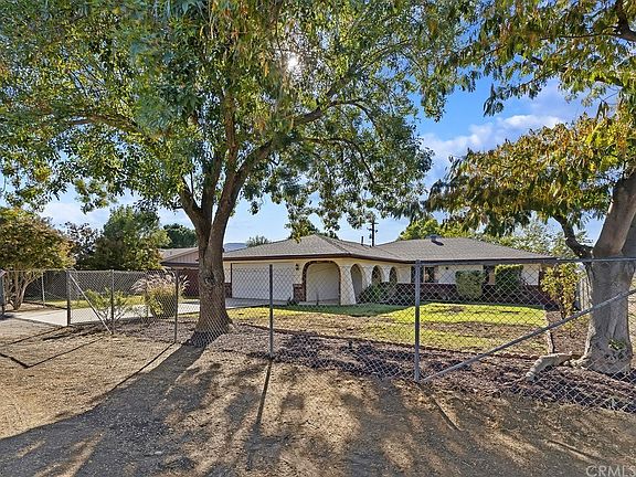 2nd image of 30131 Garnet Ln