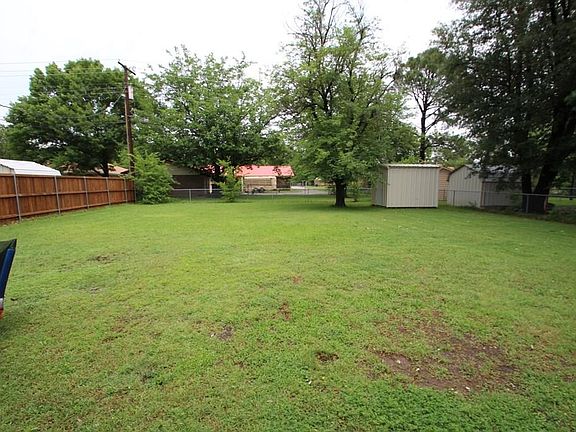 3rd image of 1913 Cypress Ct
