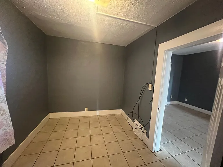 5226 N 38th St — Photo 3