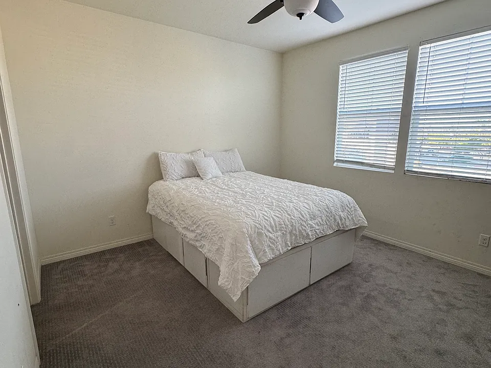 513 Pelican Ln