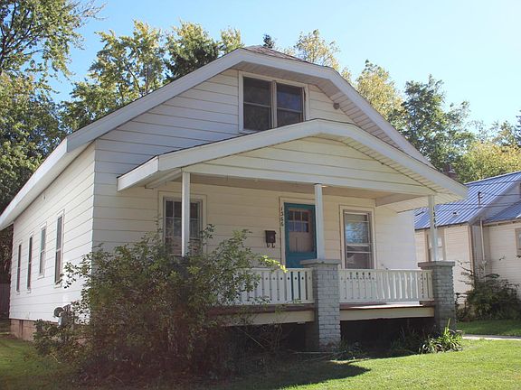3rd image of 1366 Portland Ave NE