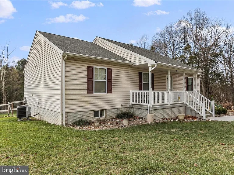 159 Mountain View Dr — Photo 2
