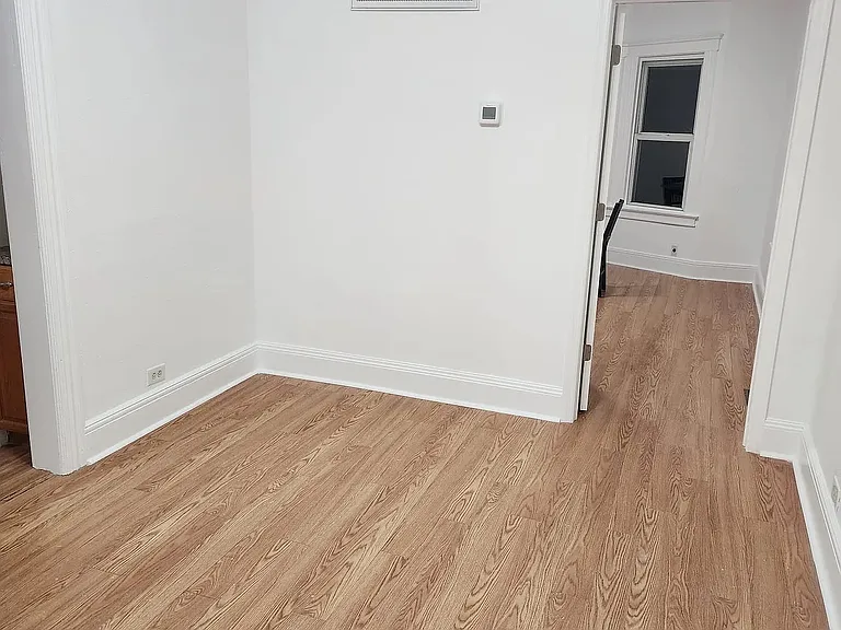 100 Winslow Pl — Photo 2