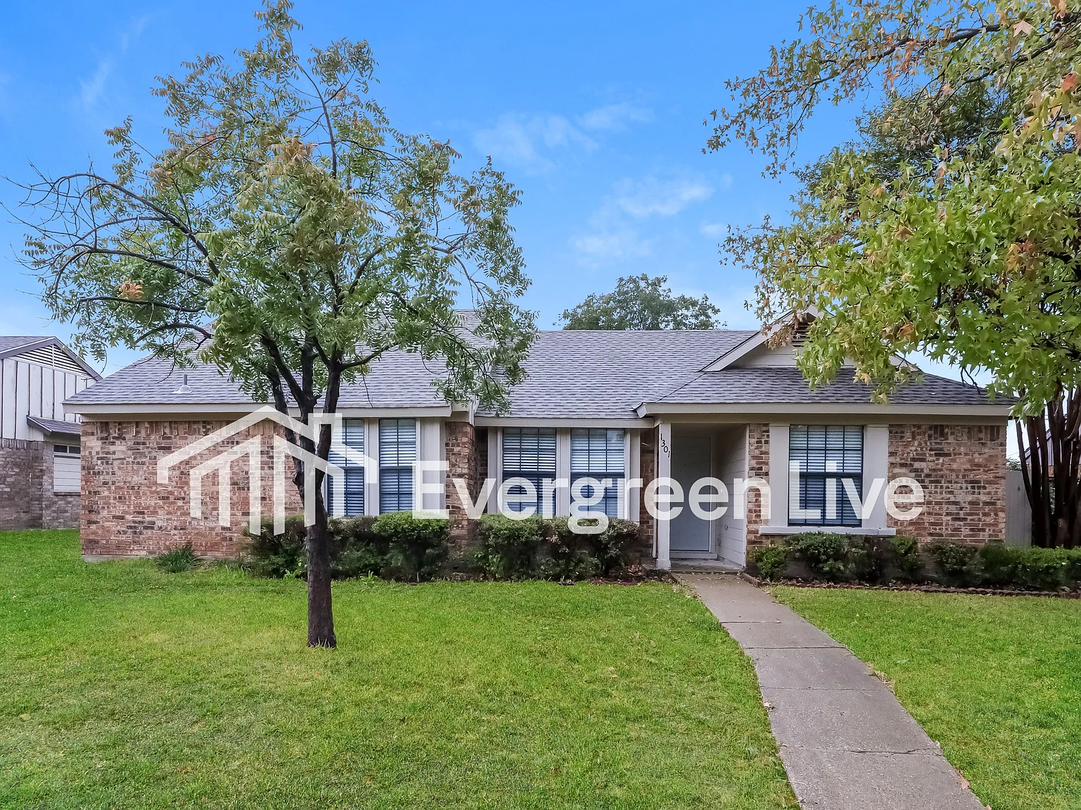 3 bed, 2.0 bath, 1128 sqft, $1,695 — Photo 2