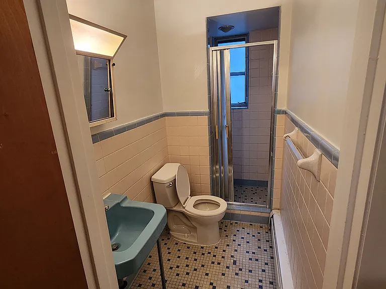 2528 Vera Ave #3 — Photo 14