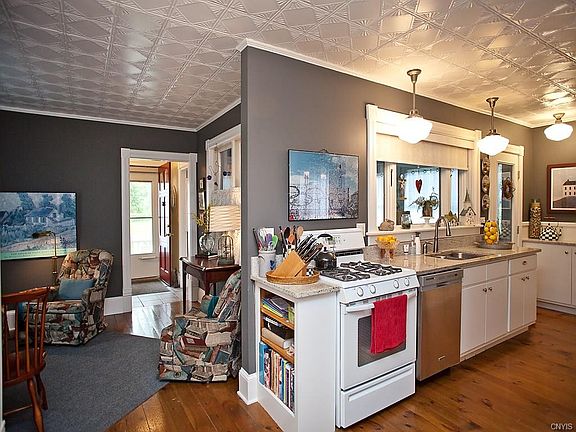 4th image of 111 Lincklaen St