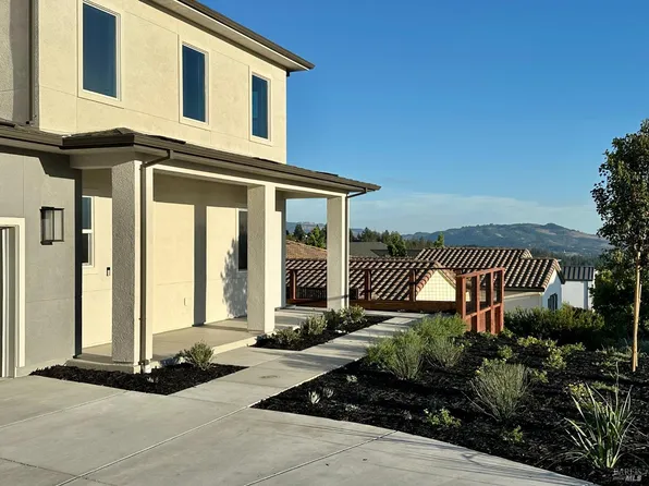 3746 Crown Hill Drive, Santa Rosa, CA 95404