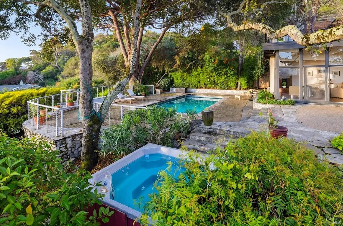 4 bed, 3789 sqft, $30,000 — Photo 2