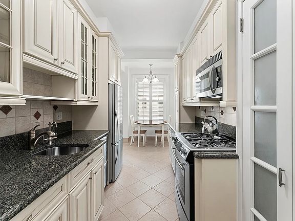 3rd image of 250 W 94th St APT 10F