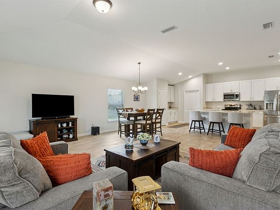 4th image of 92077 Woodbrier Dr