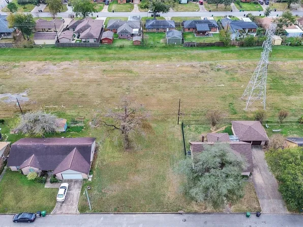 1115 Gardendale Dr, Houston, TX 77018