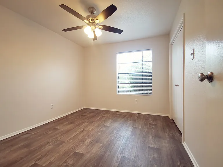 Sunchase Apartments — Photo 11