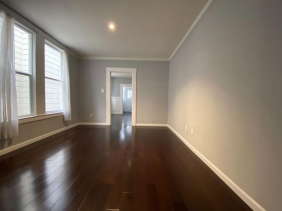 2nd image of 1552 Howard St Floor 2
