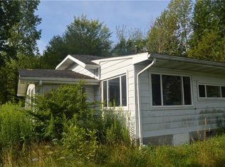 7473 Lake Rd, Madison, OH 44057