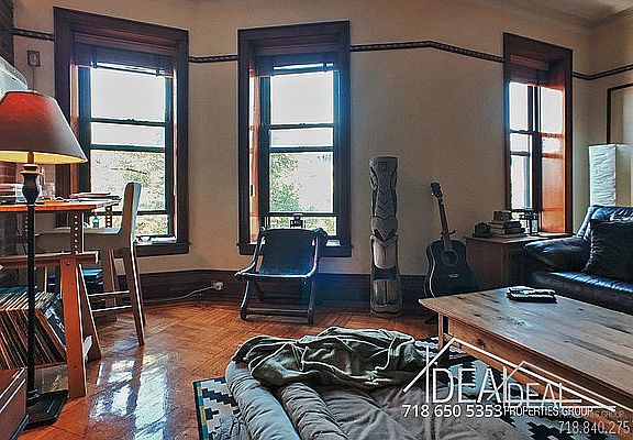 5th image of 420 8th St APT 3