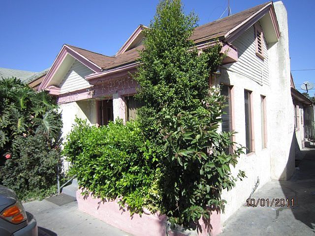 1st image of 825 W 54th St