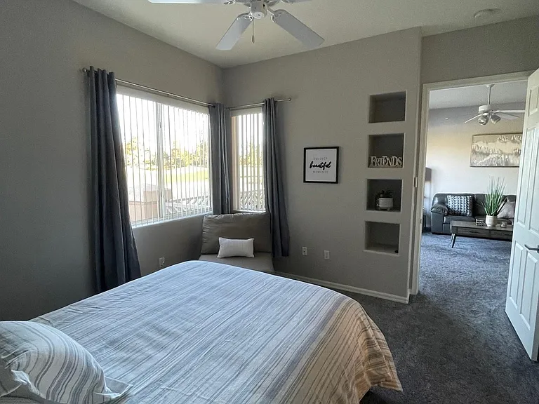 Primary Bedroom w/ ensuite