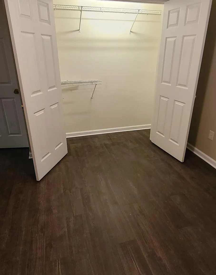 2 bed, 1.5 bath, 905 sqft, $1,350 — Photo 4