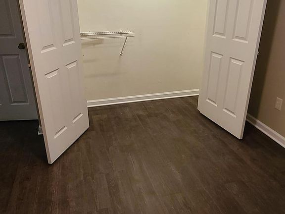 4th image of 419 Pine Crest Cir #C