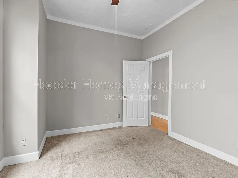 920 Broadway St #B — Photo 15