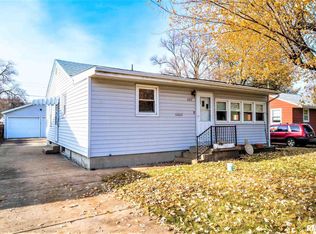 1517 Mechanic St, Pekin, IL 61554